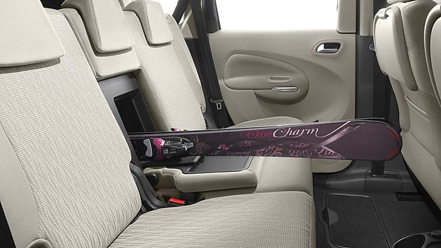 750x423-citroen-c3-picasso-trappe-a-skis.71066.73.jpg